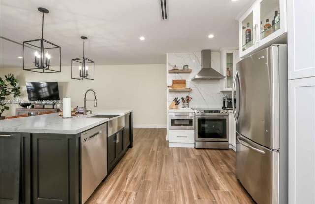 16509 Fox Den Court, Miami Lakes, FL 33014 - 5900 Gallery 3