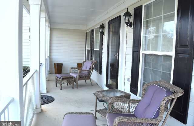 921 DENSMORE BAY COURT Gallery 2