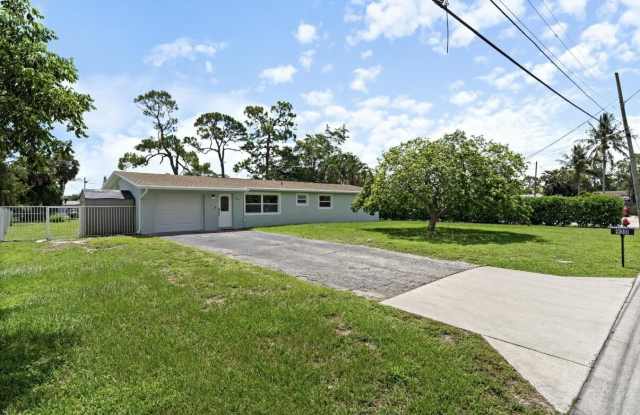 930 Rutherford Lane - 930 Rutherford Lane, Haverhill, FL 33415