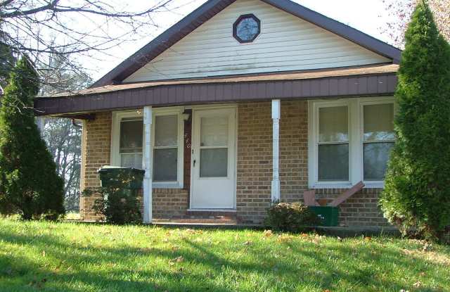 440 N. Earl Street - $1100/Month (inc min w/s/t) photos photos