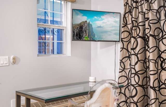 6718 Fountain Ave photos photos