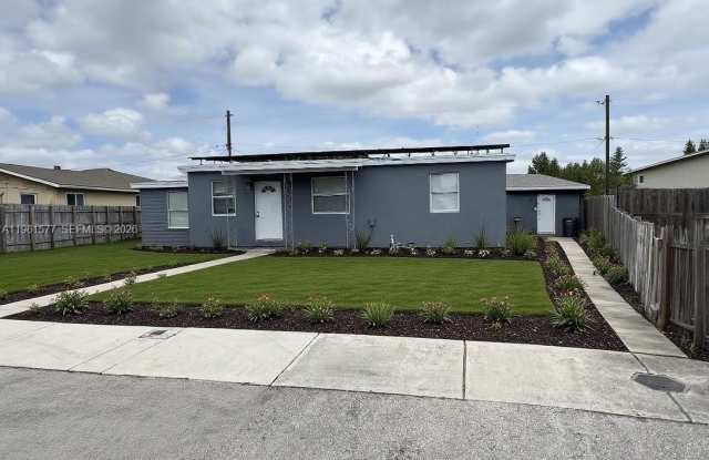 1885 NE 53rd St photos photos