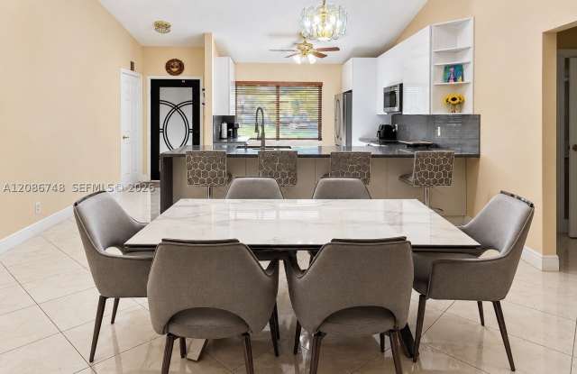 21034 Chinaberry Dr Gallery 4