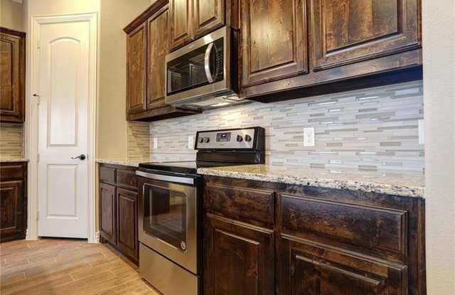 303 Featherstone Trail Gallery 2