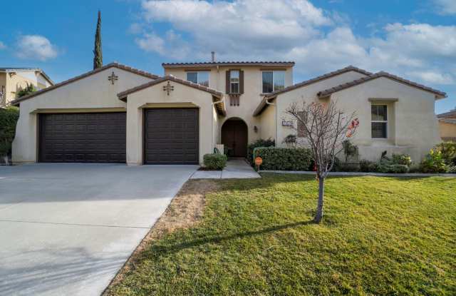Beautiful 2-Story 5-Bedroom Chapman Heights Home! photos photos Beautiful 2-Story 5-Bedroom Chapman Heights Home! photos photos