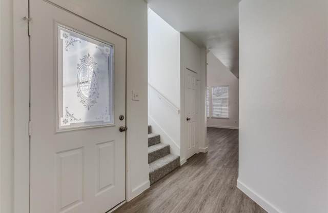 6023 Lloyd Court Gallery 4
