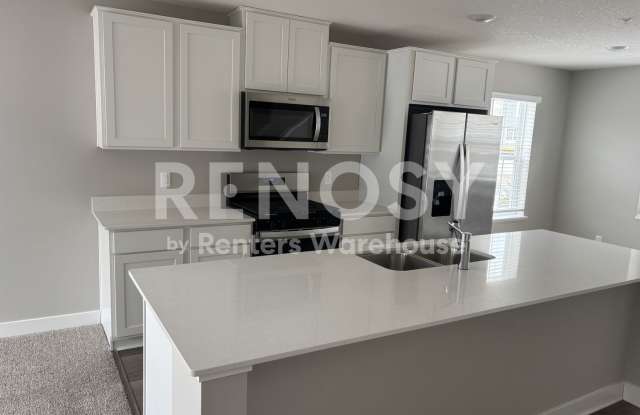 Spacious 3 Bed, 2.5 Bath Townhome in a Great Location Gallery 4