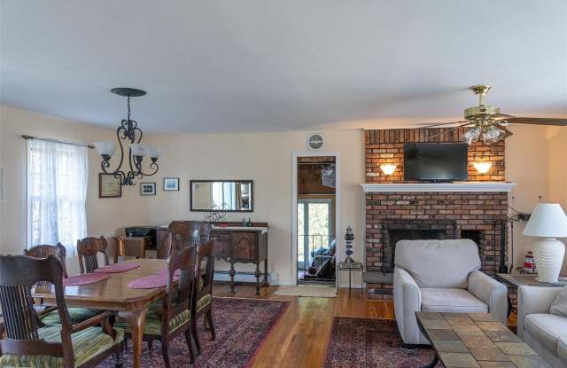 155 Delmar Drive Gallery 2