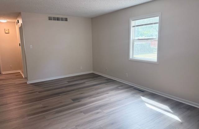 2 Bed 1 Bath Rancher in Pleasant Valley Gallery 3
