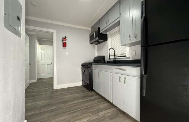 660 Riverside Dr Gallery 2