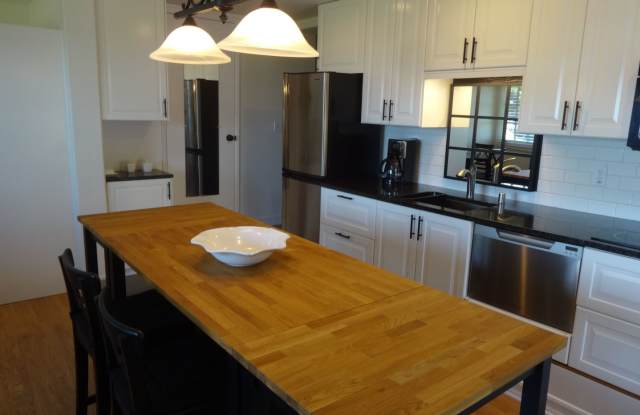 3221 Russell St. Apartment #1 Gallery 3