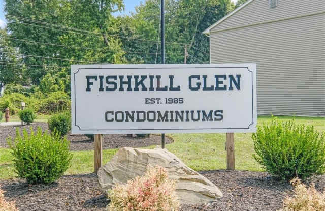 8 Fishkill Glen Drive photos photos