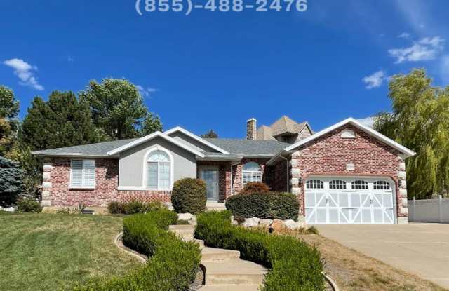 East Layton 6 Bdrm 3 Bth 2 car garage home. photos photos