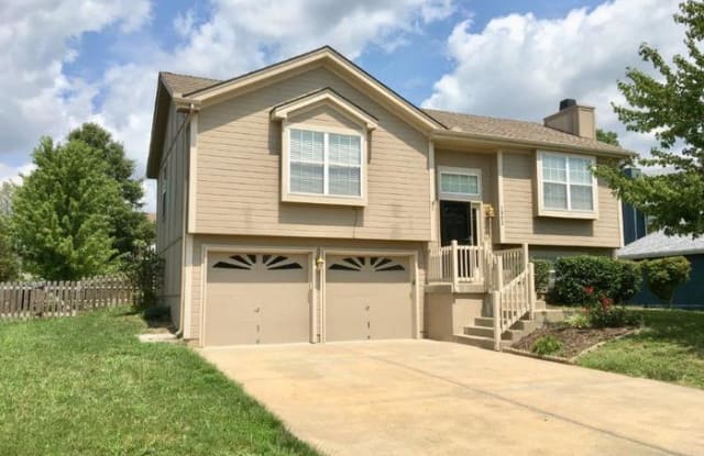 1502 Magnolia Drive - 1502 Magnolia Drive, Greenwood, MO 64034