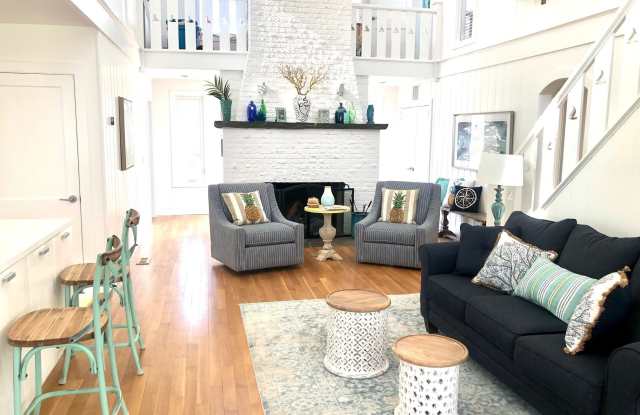 17 1st Avenue Gallery 4
