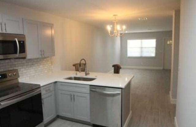 125 Castlewood Drive Gallery 4