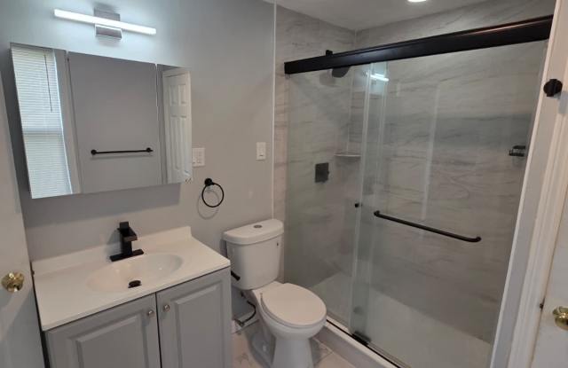 210 Whitman Avenue, Unit 2 Gallery 3
