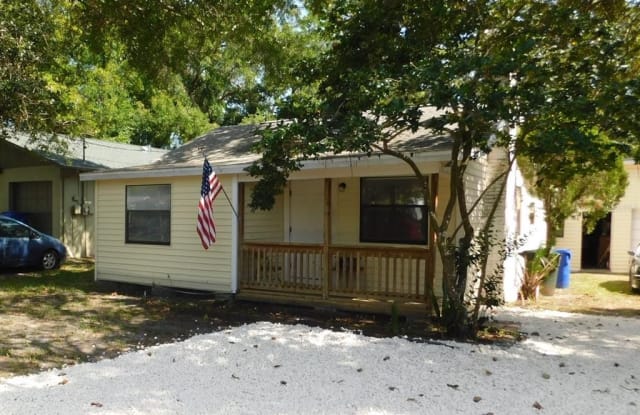 1319 GEORGIA AVENUE - 1319 Georgia Avenue, Dunedin, FL 34698