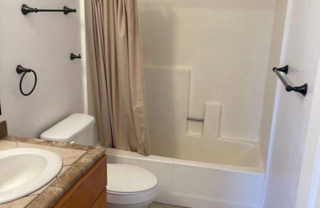2nd Floor condo For Rent Gallery 3