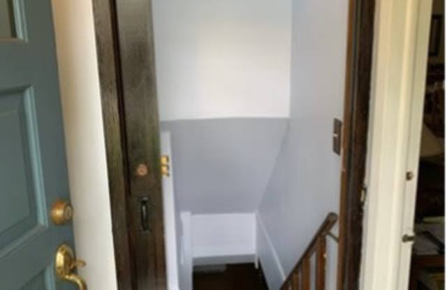 160 Rose Street Gallery 2