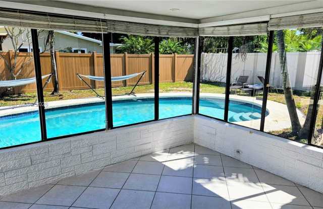 4360 NE 13TH AVE OAKLAND PARK, FL 33334 photos photos