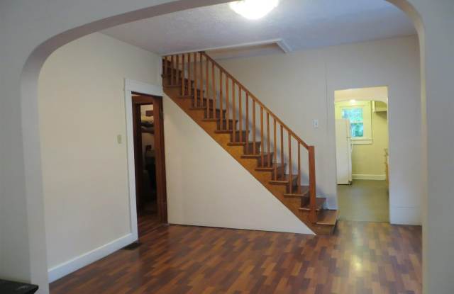 119 S Bryan Avenue Gallery 3