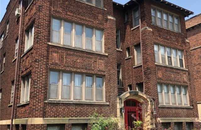 2672 N Moreland Boulevard photos photos