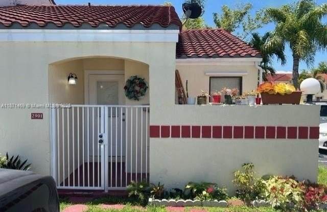 2901 San Remo Cir photos photos