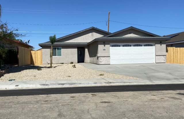 AVAILABLE NOW!! - 1633 Mayo Street, Ridgecrest, CA 93555