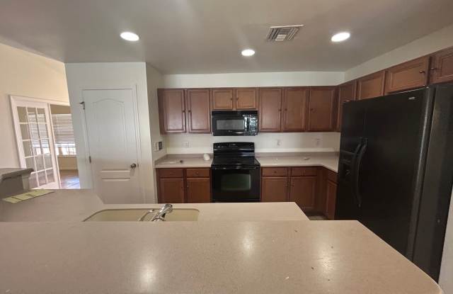 3/2  Pool home Gallery 3