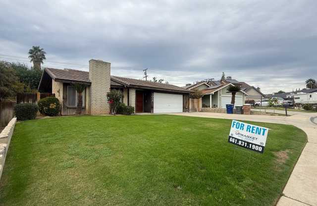 Spacious 4-Bedroom Home in Northeast Bakersfield - 3012 Catalina Drive, Bakersfield, CA 93306