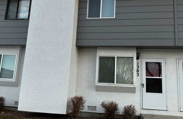 Nice 2 bedroom townhome on Soaring Eagle! photos photos