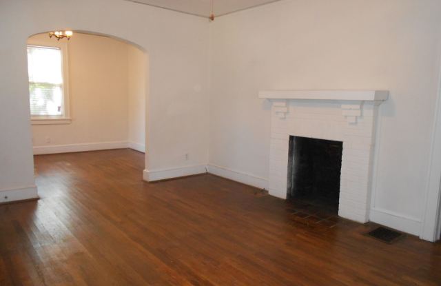 House on Burnett St! Great Location! Gallery 4