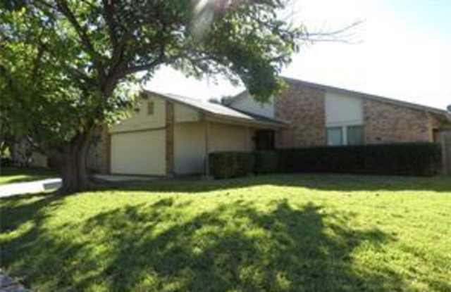 2432 Via Bonita - 2432 Via Bonita, Carrollton, TX 75006