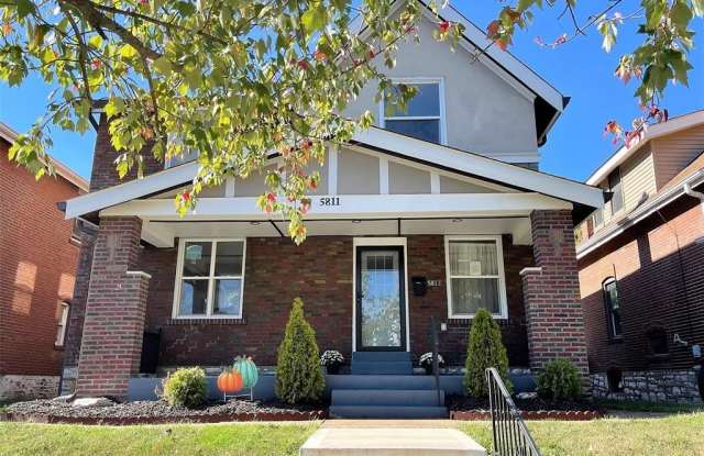 5811 DEWEY Avenue photos photos