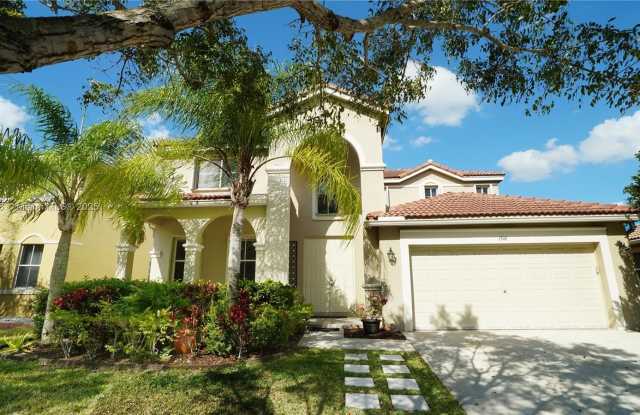 1546 Sandpiper Cir photos photos