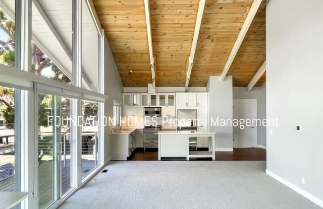 61 Barbaree Way - 61 Barbaree Way, Strawberry, CA 94920