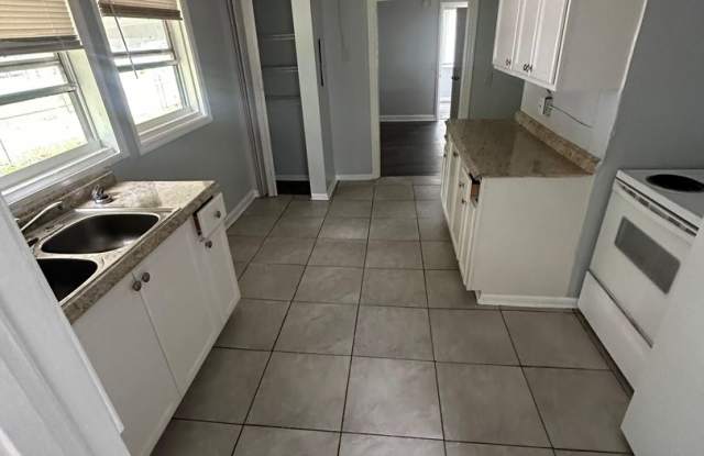 Fully renovated 3/1 Single Family Home available for immediate rent! photos photos