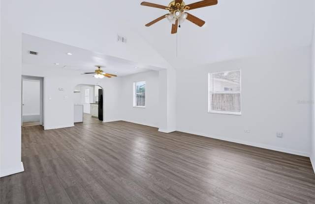 7606 ALVINA Street Gallery 3
