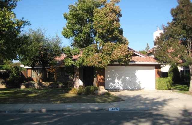 Gorgeous 3/2 in Clovis Unified! - 1826 East Shea Drive, Fresno, CA 93720