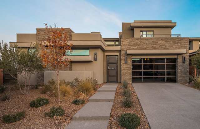 Luxury Home located in The Ridges of Summerlin Gallery 3