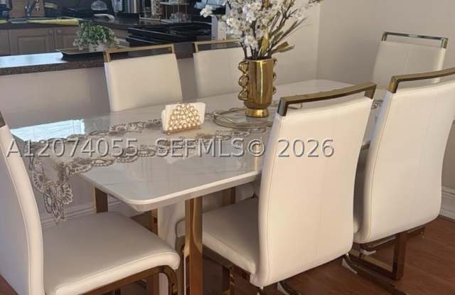2998 E Sunrise Lakes Dr Gallery 4