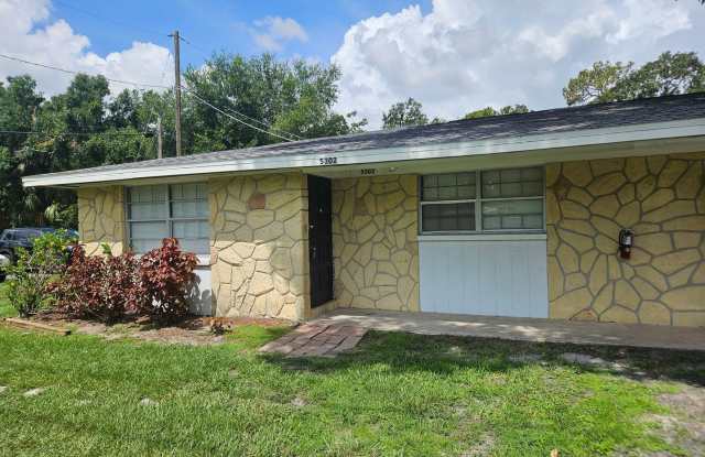 Charming 2-Bedroom, 1-Bathroom Duplex with Fenced-In Backyard  Convenient Location photos photos
