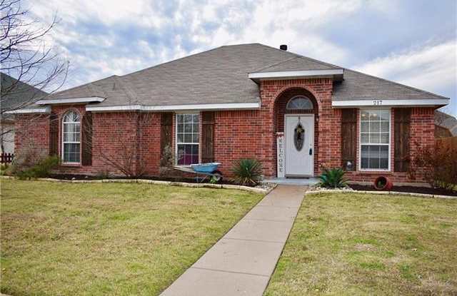 217 Nottingham Drive - 217 Nottingham Drive, Waxahachie, TX 75165