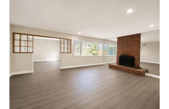 Spacious 4-Bed Home Near SDSU! Gallery 3