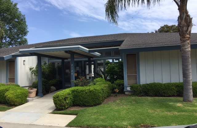 Beautiful 3 bedroom 2 bath single story with enclosed patio - 2037 Miramar Walk, Oxnard, CA 93035
