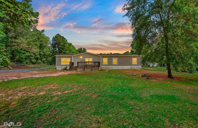 4BD/2BA home with fenced back yard. photos photos