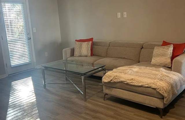 Room in 4 Bedroom Home in Atlanta Gallery 3