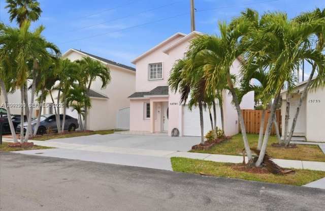 13741 SW 160th Ter photos photos