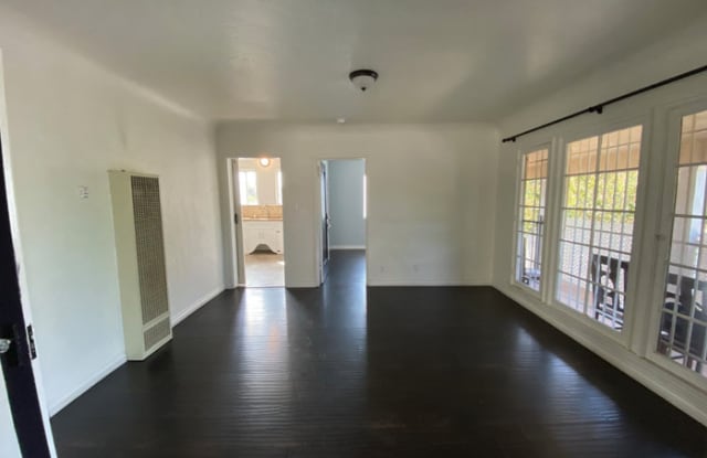 1618 South Holt Avenue - 1618 South Holt Avenue, Los Angeles, CA 90035